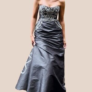 JOVANI Stretch Embellished Taffeta Prom Dress Beaded Paisley Waterfall 6 Small